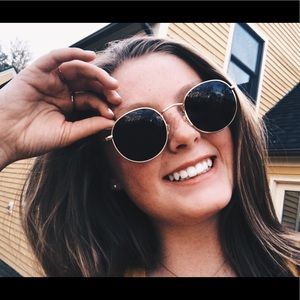 Meet your Posher, Aileen